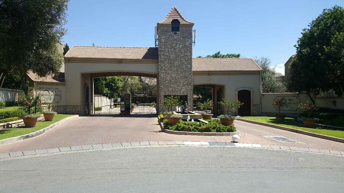 Two bedroom, two bathroom garden loft unit in Lonehill Village Estate